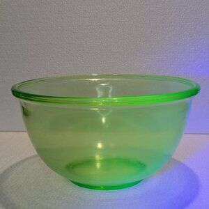 Vintage Mixing Bowl – Hazel Atlas Green Uranium Depression Glass 9”
